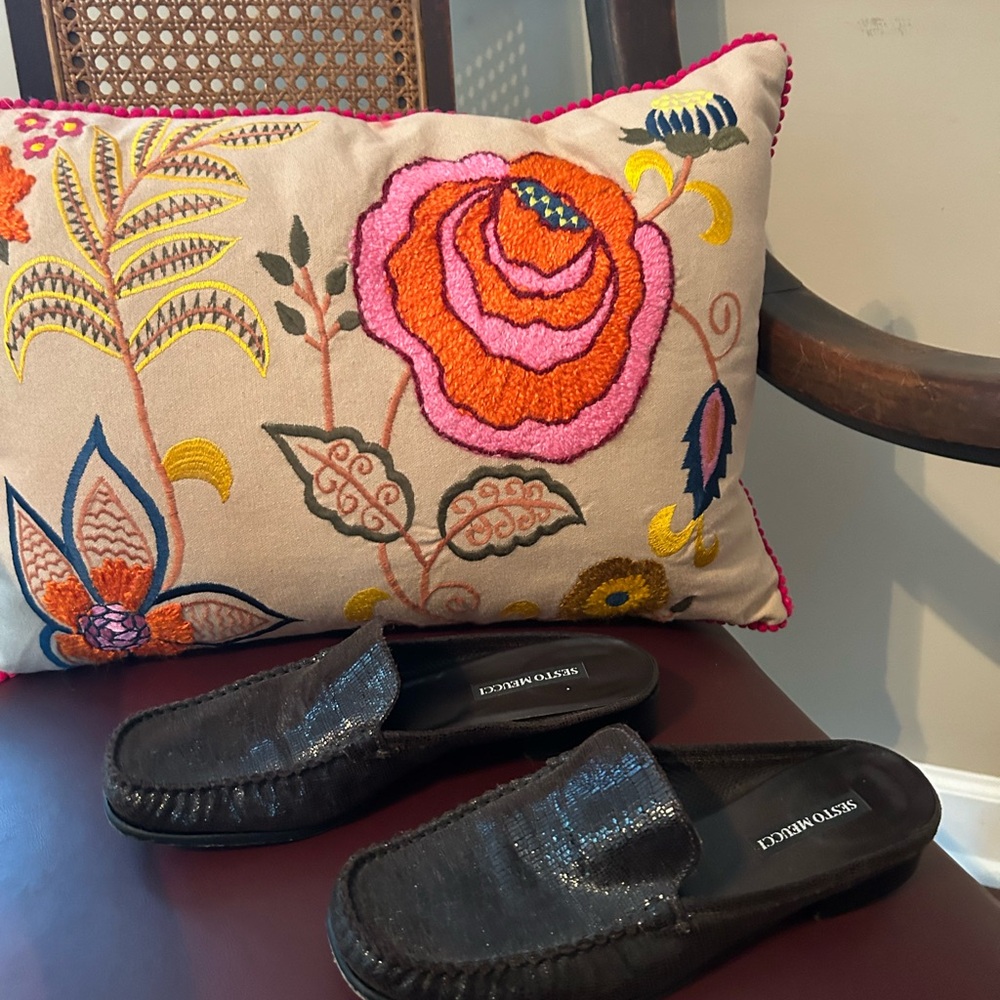 Italian Sesto Meucci flats.  Super comfy! Size 8.  Excellent condition.
